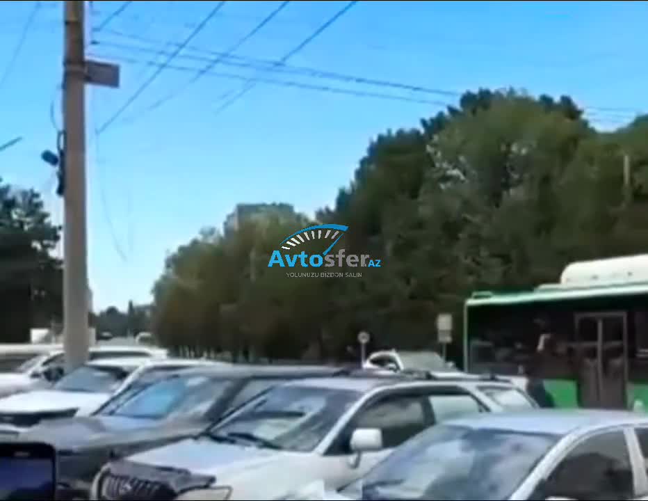 Qaçmağa çalışan sürücü yol polisini kapotda sürüdü