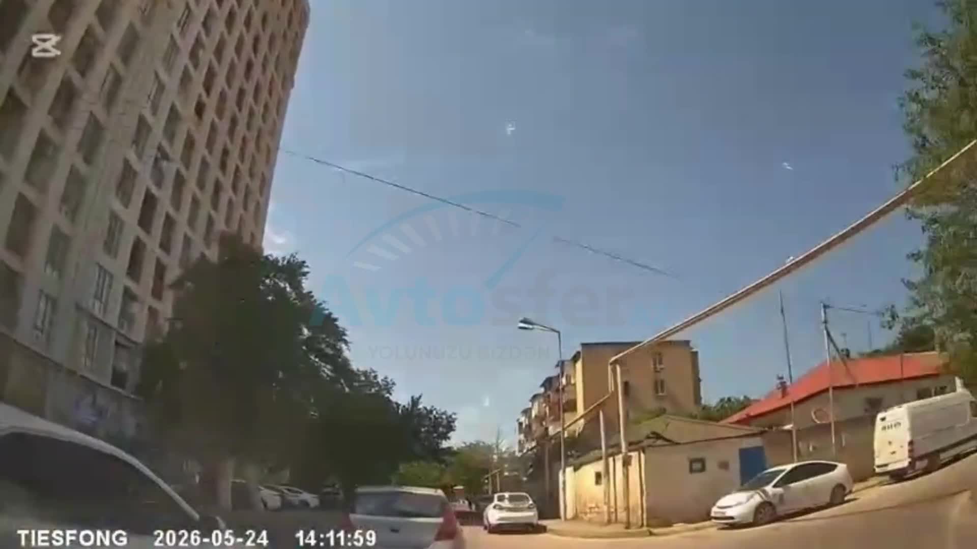 Bakıxanovda qadın sürücünü sıxışdırıb təhqir etdi 
