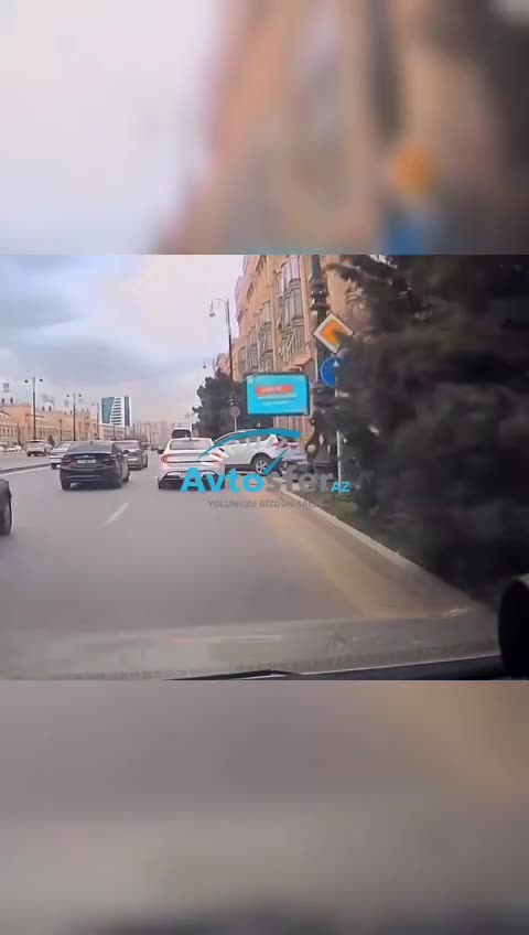 Yol vermək bəzi sürücüləri niyə qorxudur?