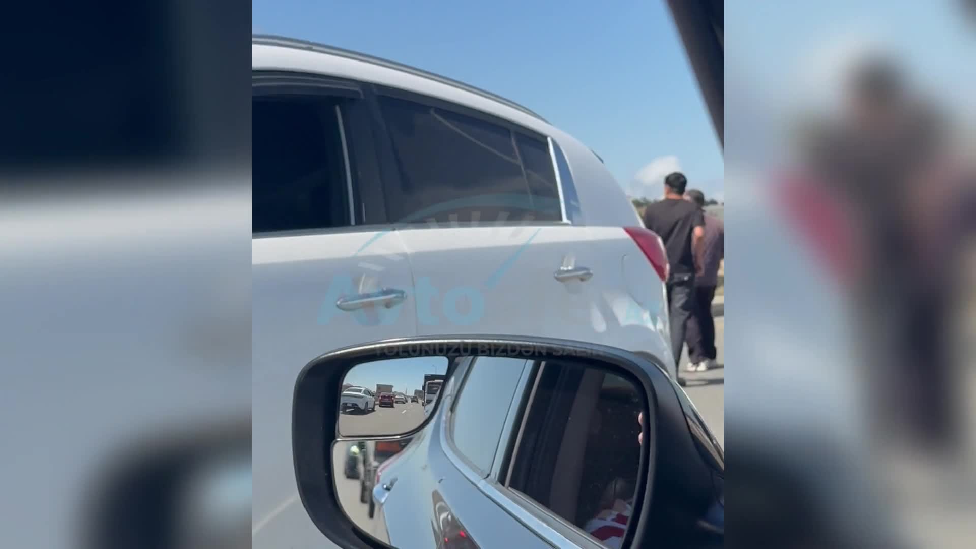 Novxanı-Pirşağı yolunda “Mercedes” aşdı 