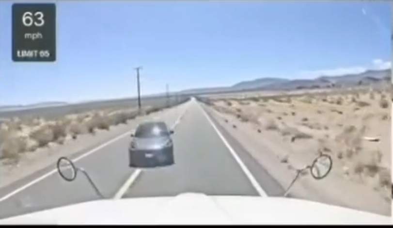 “Tesla” qarşı yola çıxıb TIR toqquşdu; qadın sürücü öldü