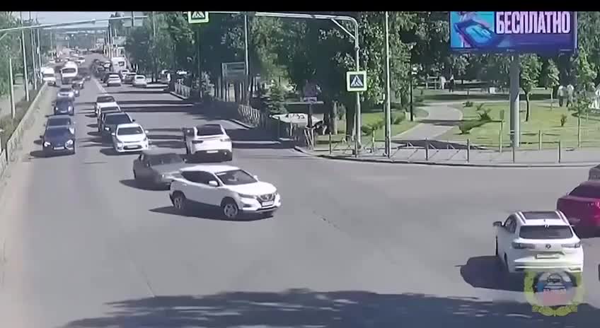 8 yaşlı gənc sürücü 
