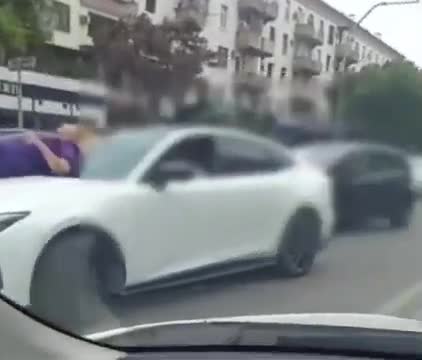 Azadlıq prospektində qəribə hadisə 