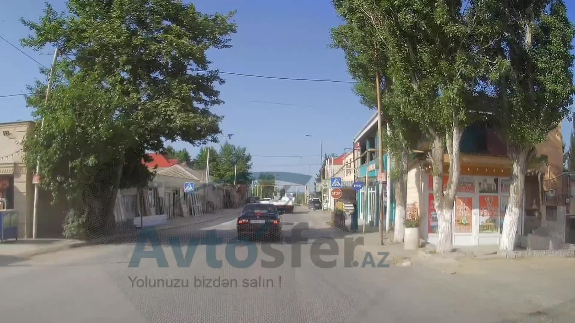 Bakıda gülməli vəziyyət: Stop nişanını görün hara qoyublar 