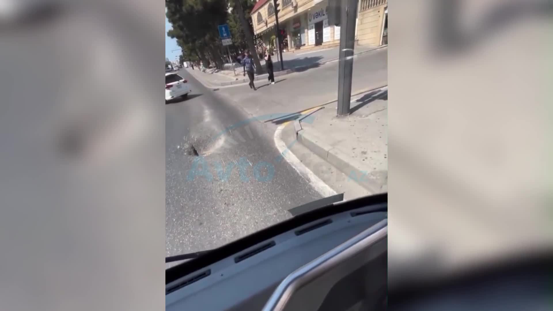 Məhəmməd Hadi küçəsində təhlükəli mənzərə