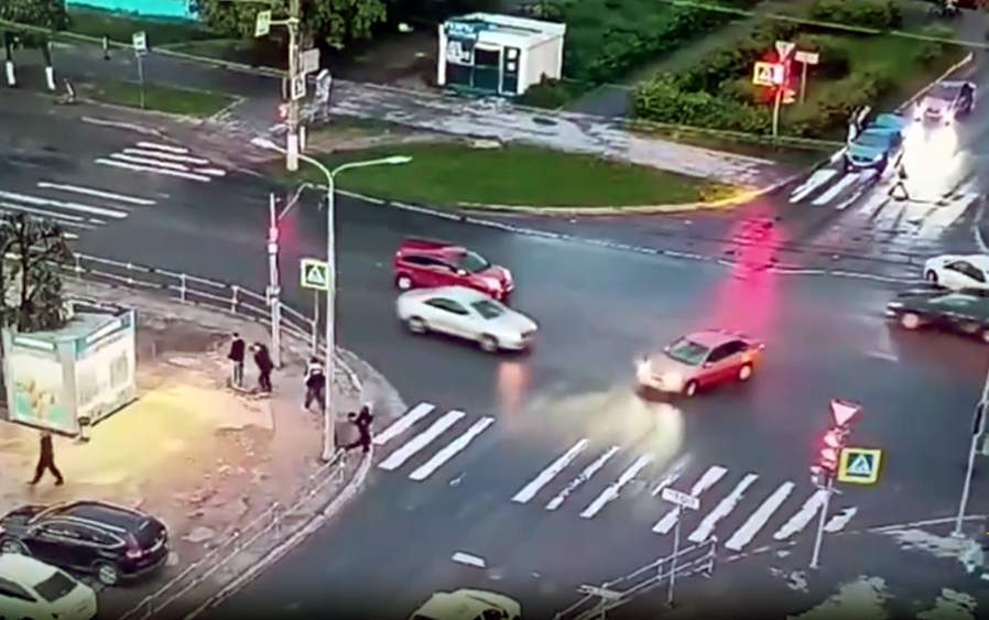 Yol hərəkəti qaydalarını pozan sürücü