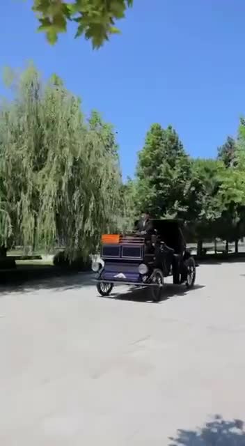 Bulvarda elektrikli faytonlarla gəzintilər təşkil olunur 