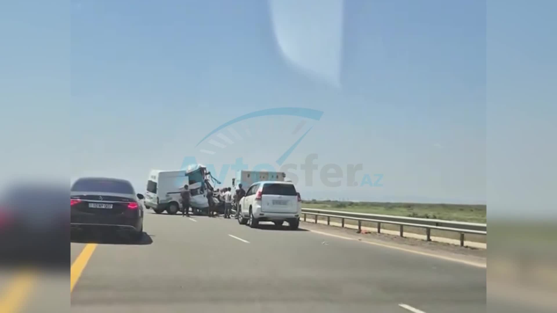 “KamAZ”la toqquşan yük maşını əzik-əzik oldu