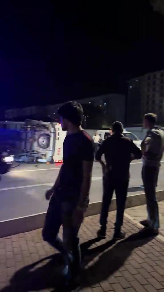 В Нахчыване опрокинулся автомобиль скорой помощи