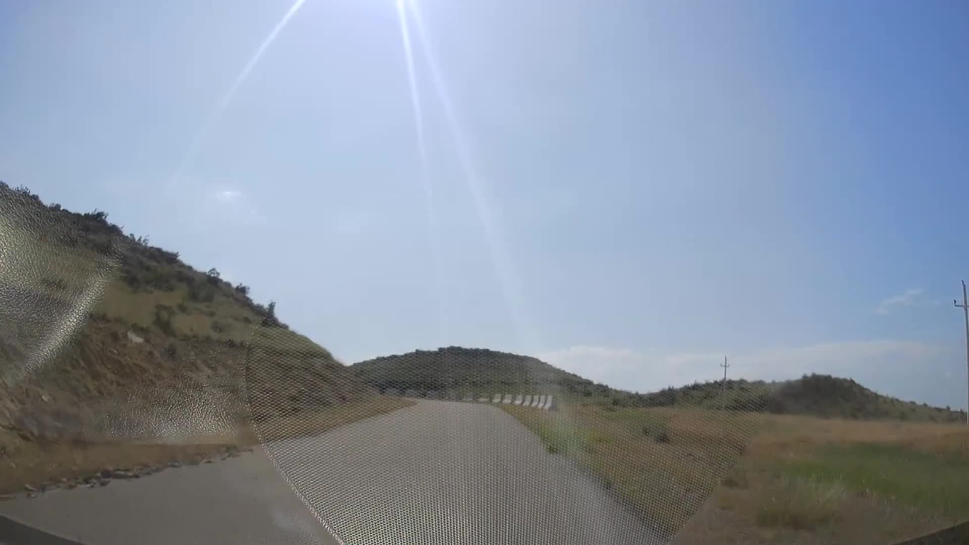 Dövlət qoruğuna gedən yol torpaq altında qalıb