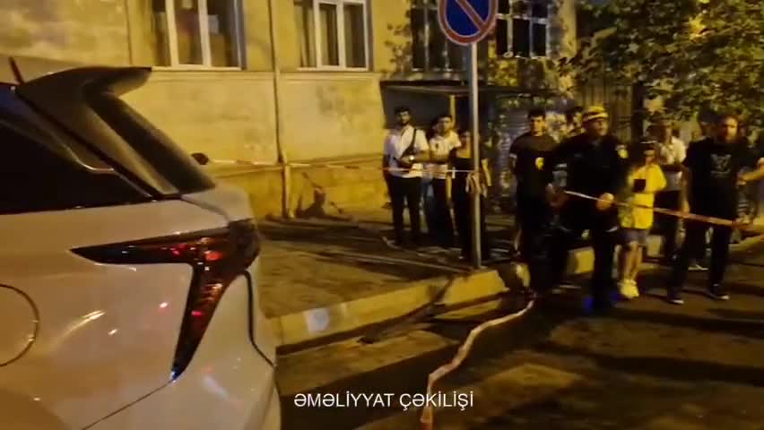 Bakıda avtomobildə sıxılı vəziyyətdə qalmış şəxs xilas edilib