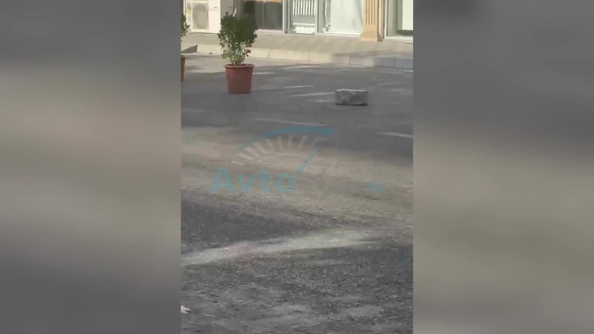 Qanuni parklanma yeri maneələrlə bağlanıb – Sürücülər cərimələnir