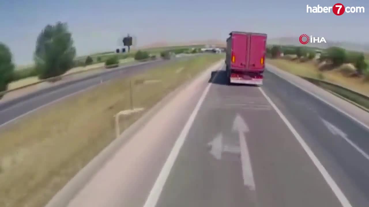 Əyləci tutmayan yük maşını faciəyə səbəb oldu: 1 ölü, 10 yaralı
