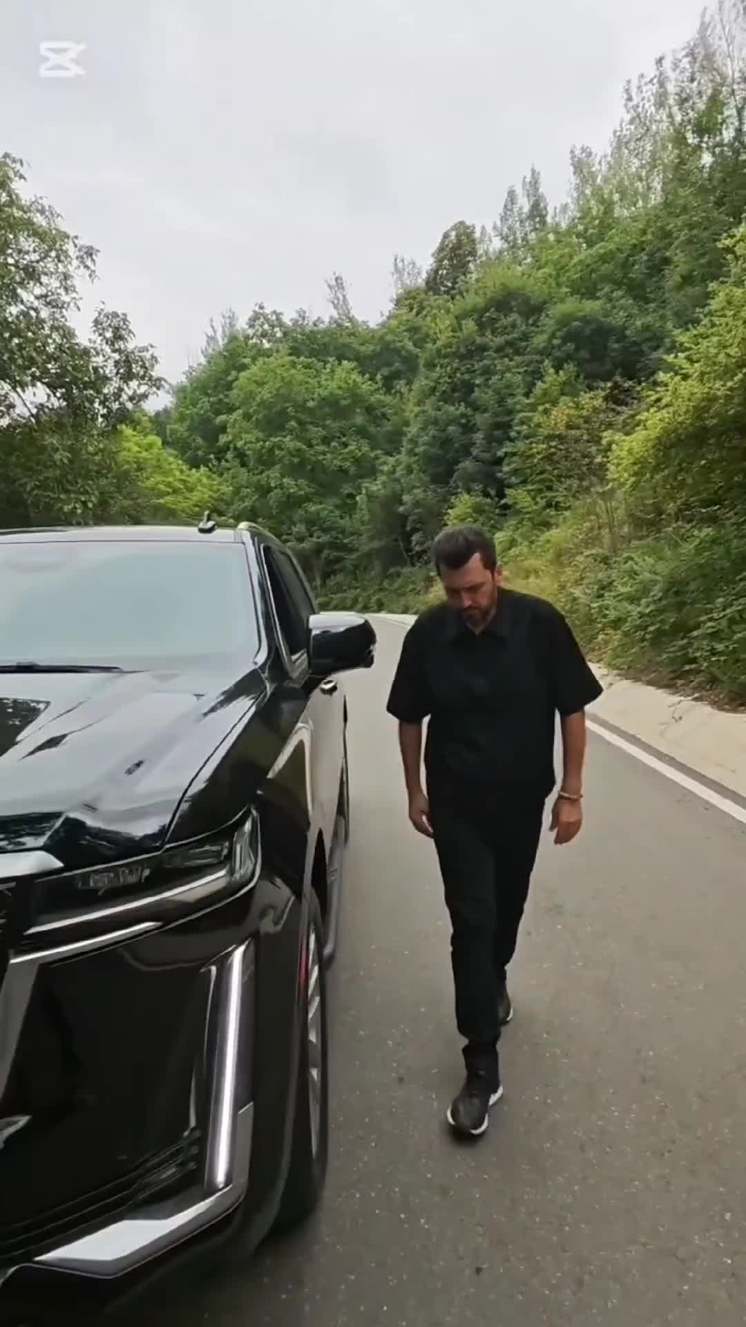 Əməkdar artistdən sürücülərə hörmətsizlik