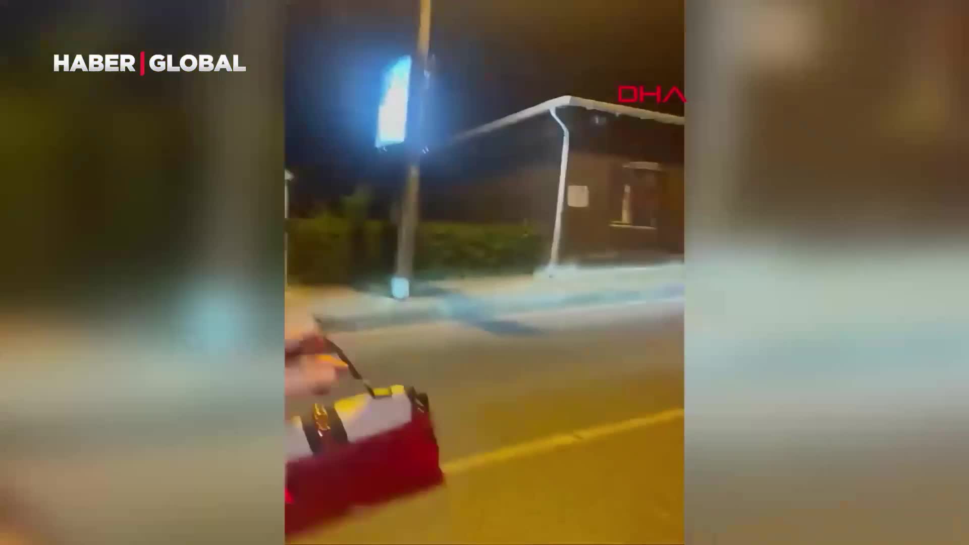 Taksi sürücüsü ilə qadınlar arasında MÜBAHİSƏ