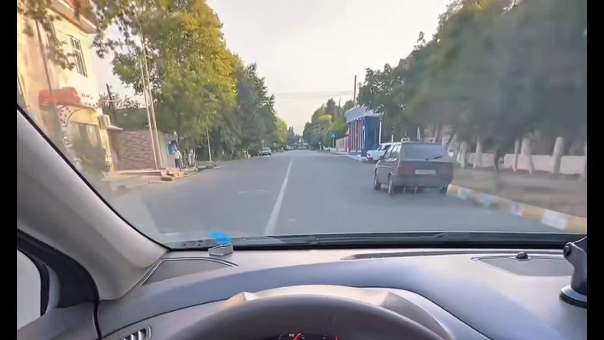 Maşından bu formada düşən sərnişinləri cərimə gözləyir