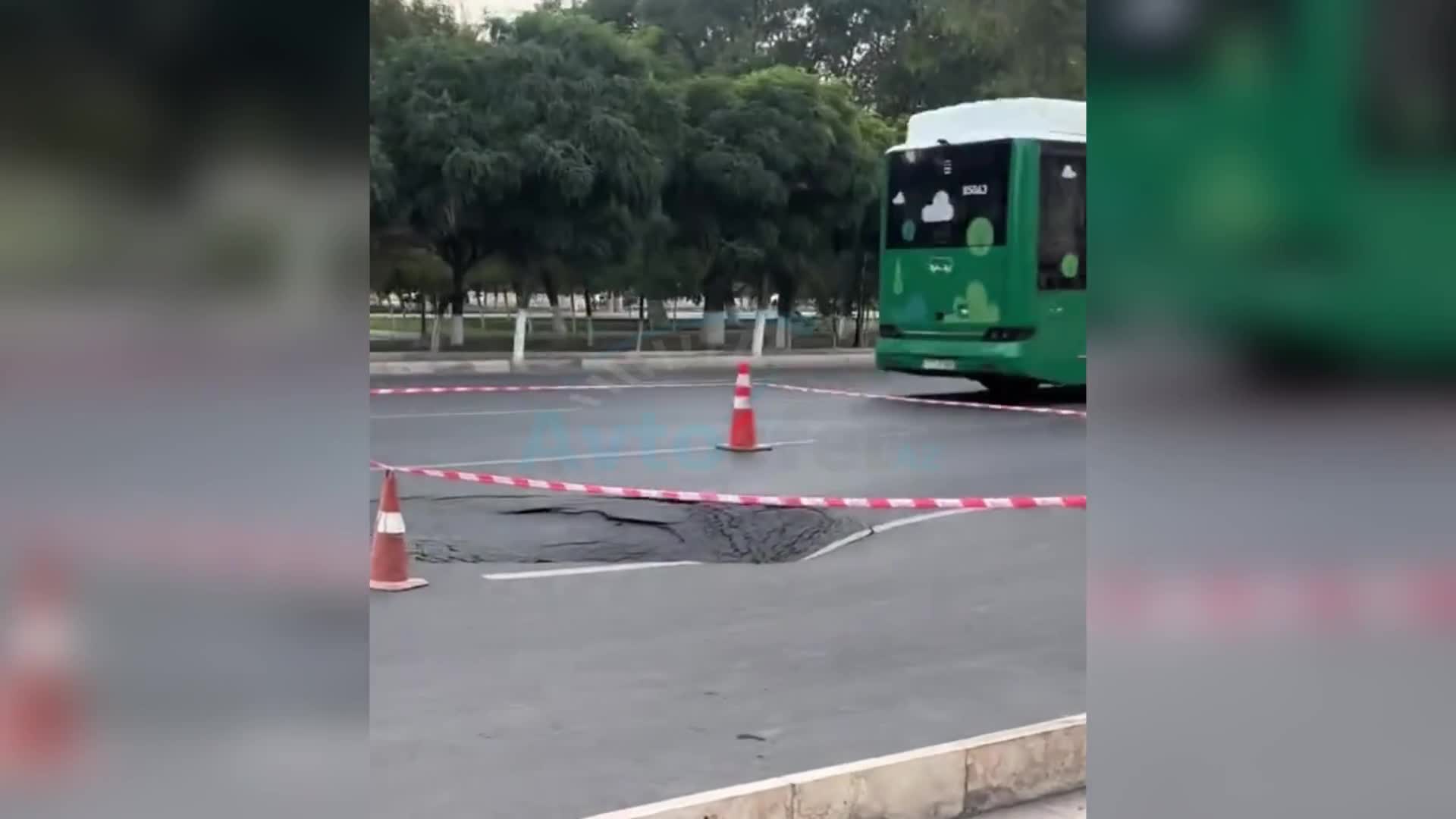 Naxçıvanda sürücülər üçün tələ: Yol çöküb, nişan yoxdur