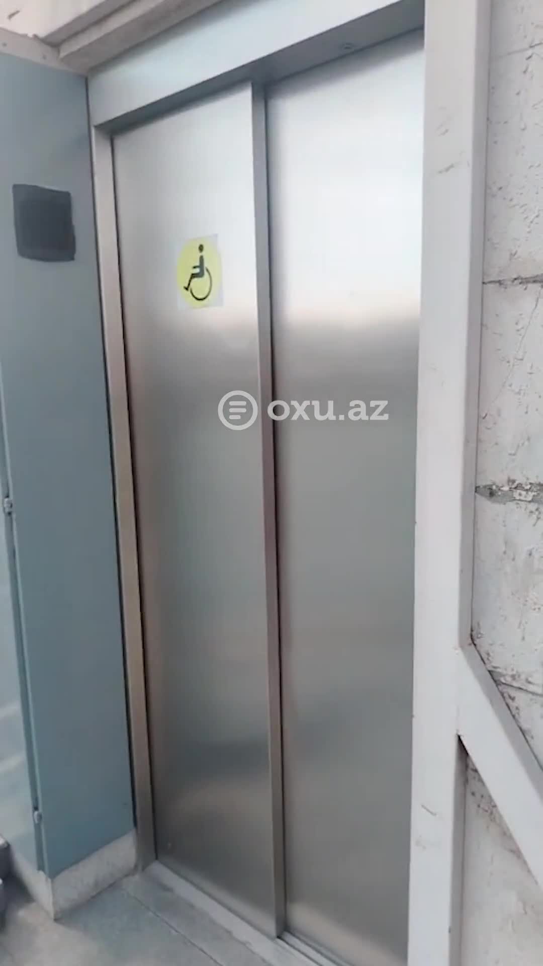 "Şamaxinka"da piyada körpüsündə lift iki aydan çoxdur işləmir