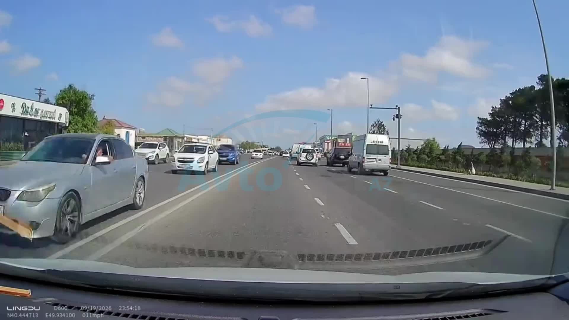 Ona yol verməyən sürücüdən belə qisas aldı, ardınca isə…