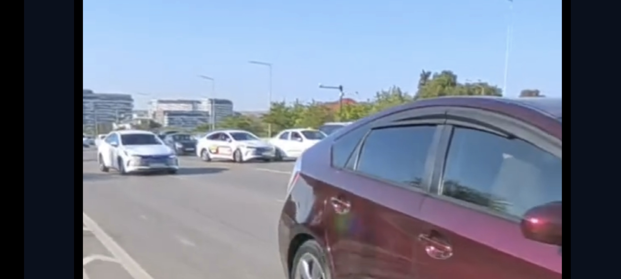 Yolda "ara işləyən" taksi sürücüsü zəncirvari qəza törətdi
