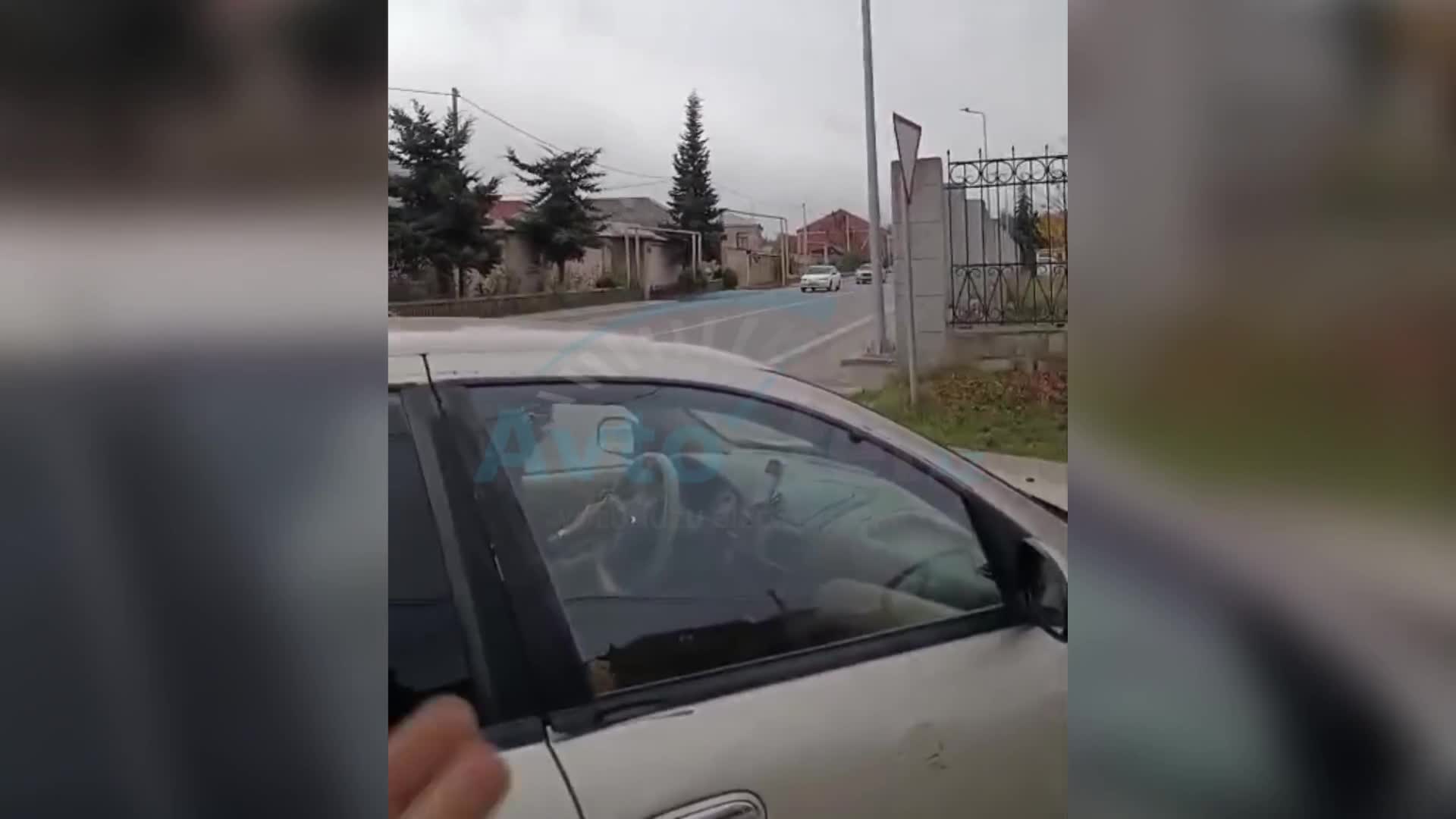 Toy kortejində qayda pozan sürücü motosikleti vurdu