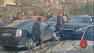 150 manatlıq qayda pozan “Toyota” sürücüsü ağır qəza törətdi 